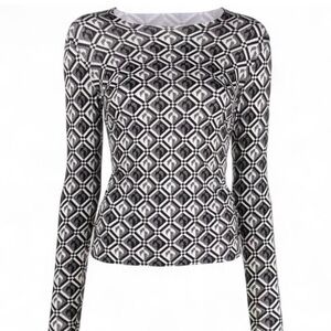 Marine Serré Geometric top
